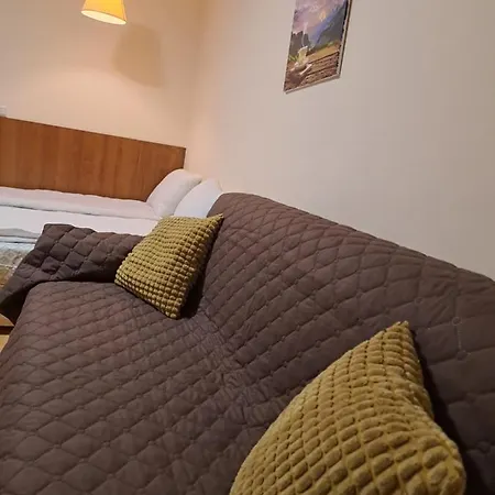 Family 302, Park Lägenhet *